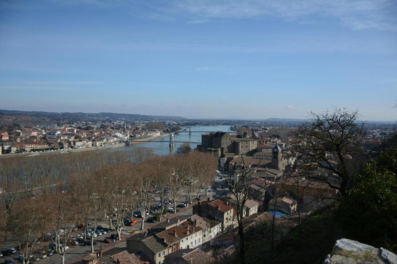 Hotel L'Oiseau Bleu Tournon-sur-Rhone Zewnętrze zdjęcie